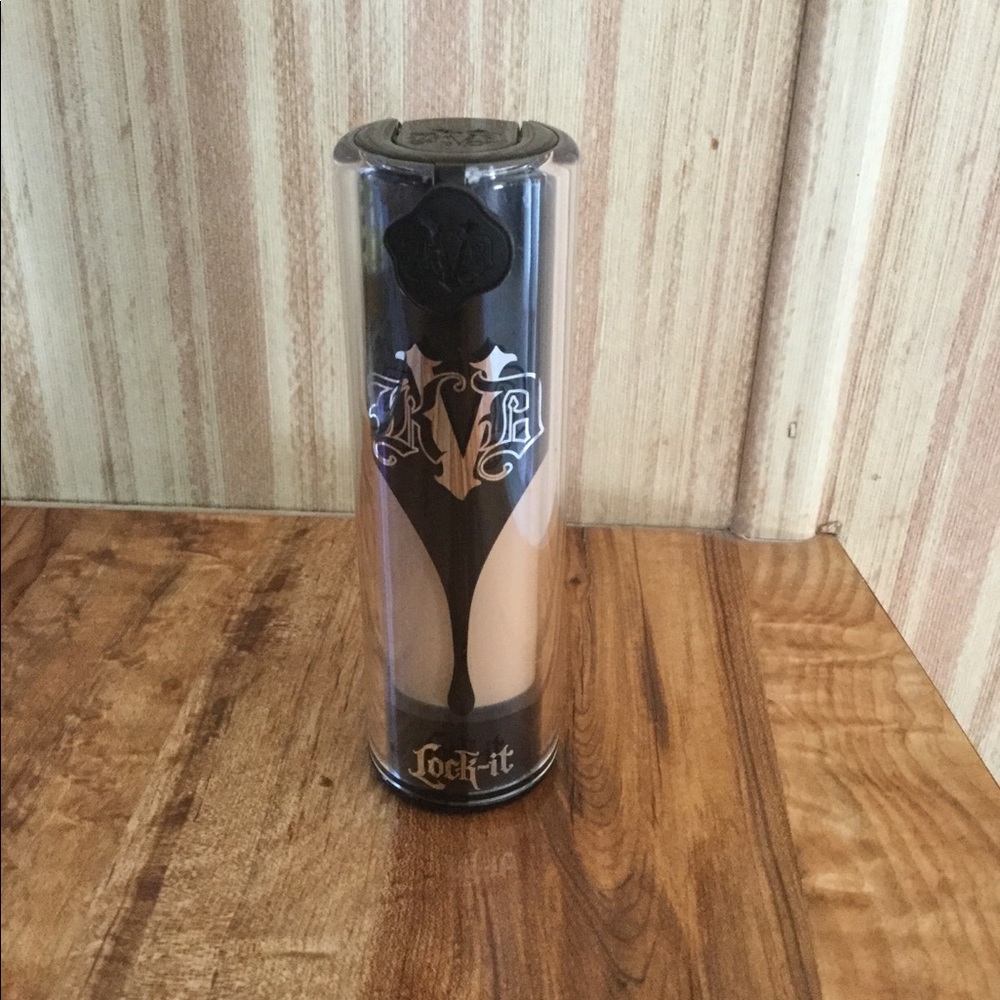 Kat Von D Lock It Foundation